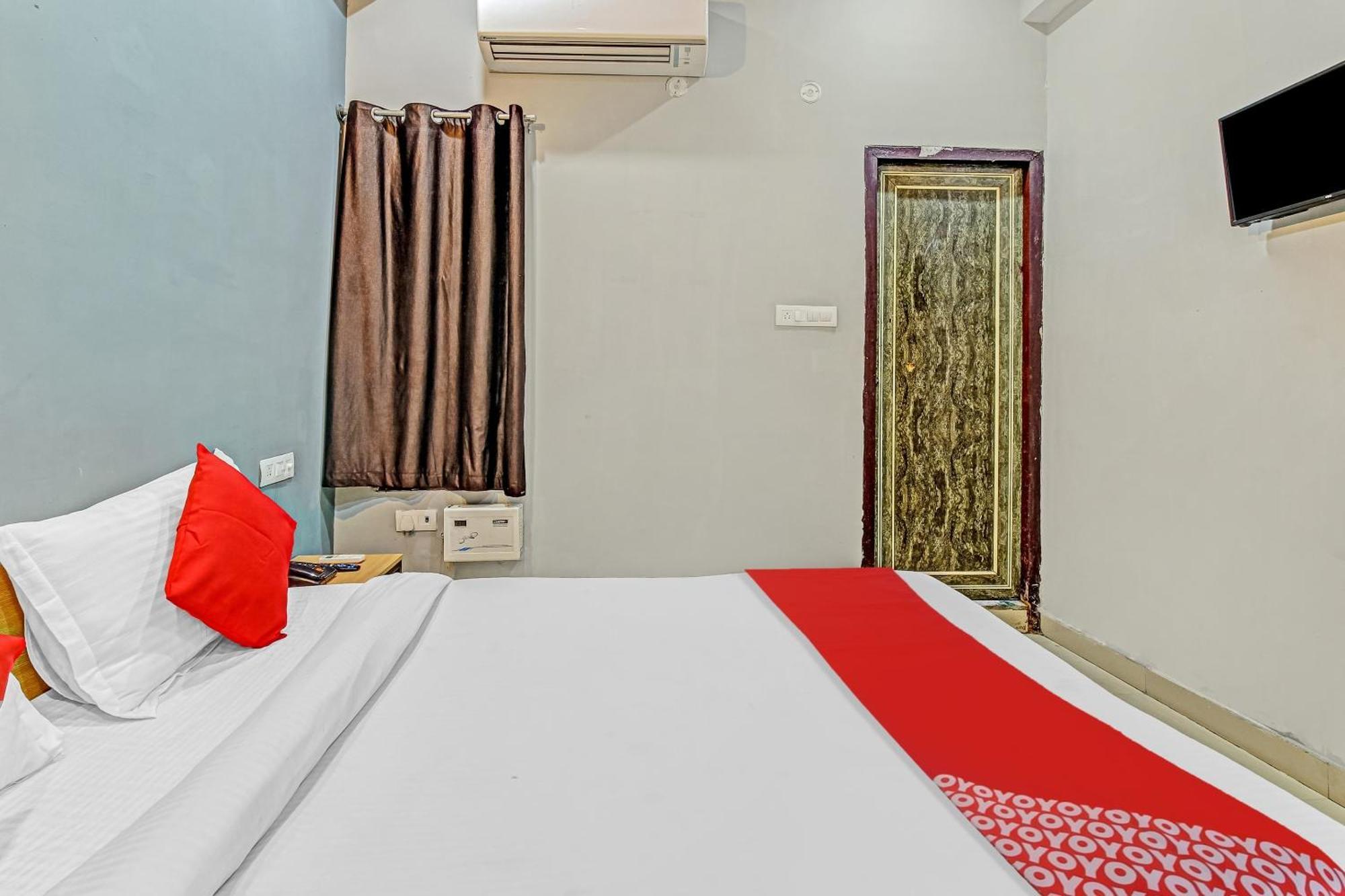 Super Collection O Orphic Inn Near Munshi Pulia Metro Station Chinhat Ngoại thất bức ảnh