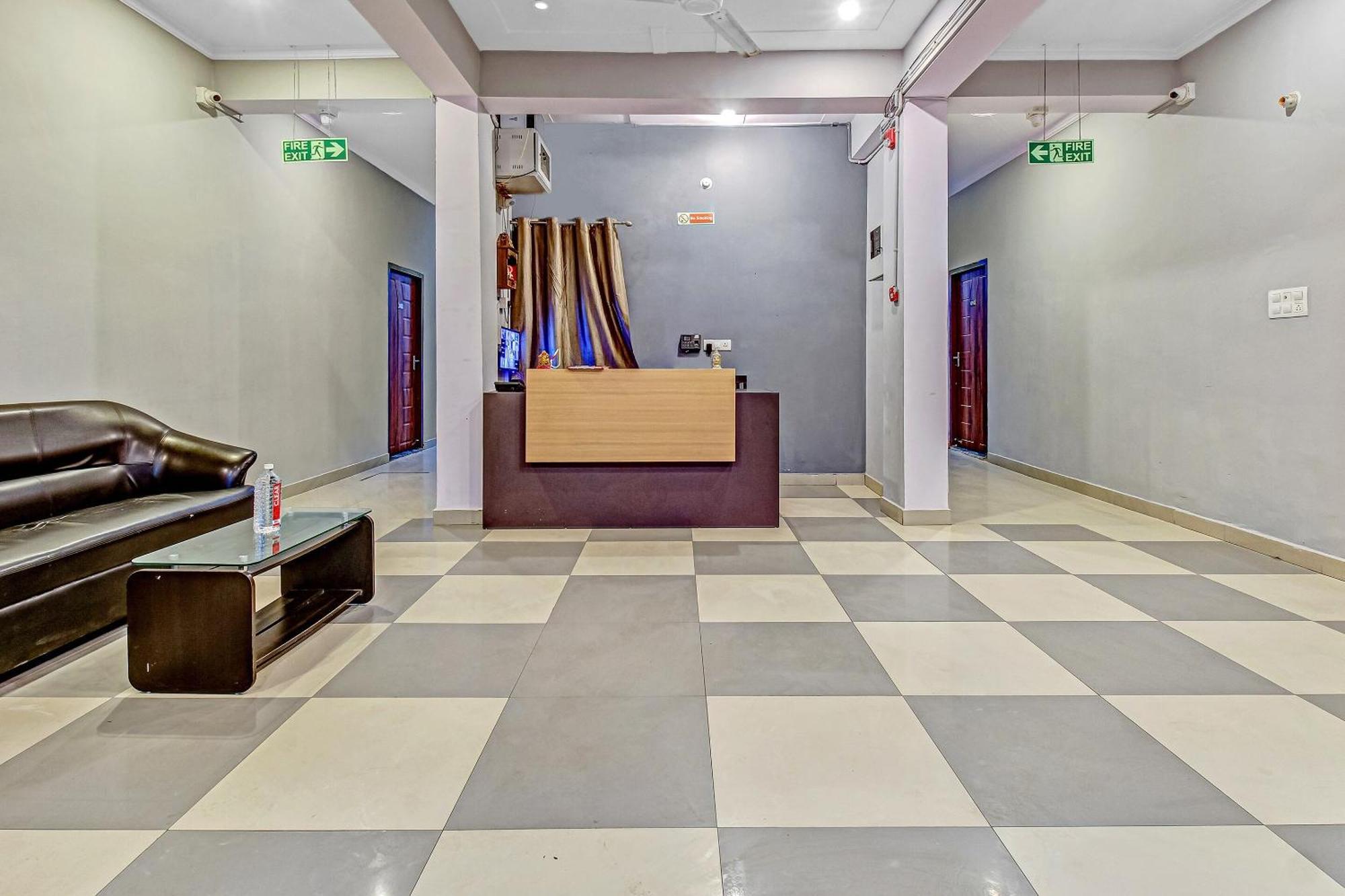 Super Collection O Orphic Inn Near Munshi Pulia Metro Station Chinhat Ngoại thất bức ảnh